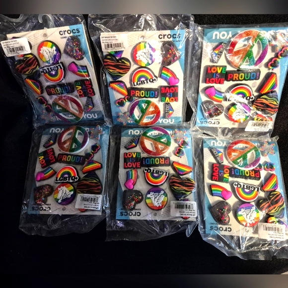 CROCS Shoes - 6 Sets Of Love Is Love‎ Jibbitzs